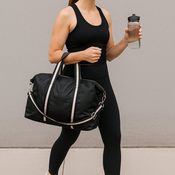 Water-Resistant Black Nylon Travel Bag, Overnight & Sports Tote, Beach Bag NEW - Picture 4 of 12